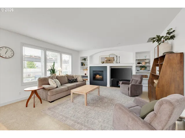 $815,000 | 1316 Southeast 16th Avenue, Canby, OR 97013