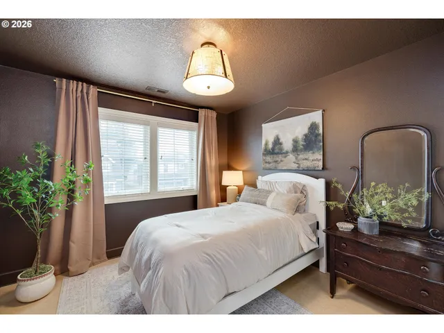 $815,000 | 1316 Southeast 16th Avenue, Canby, OR 97013