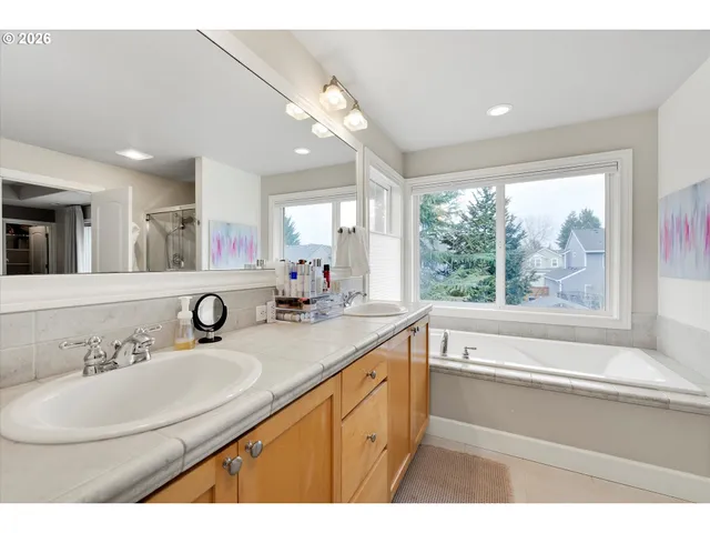 $815,000 | 1316 Southeast 16th Avenue, Canby, OR 97013