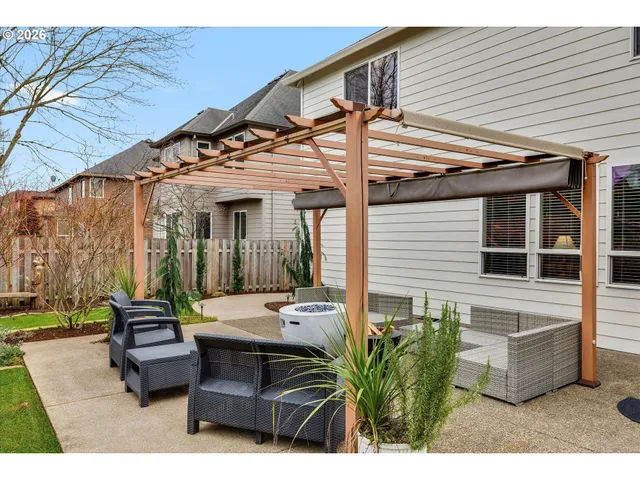 $815,000 | 1316 Southeast 16th Avenue, Canby, OR 97013