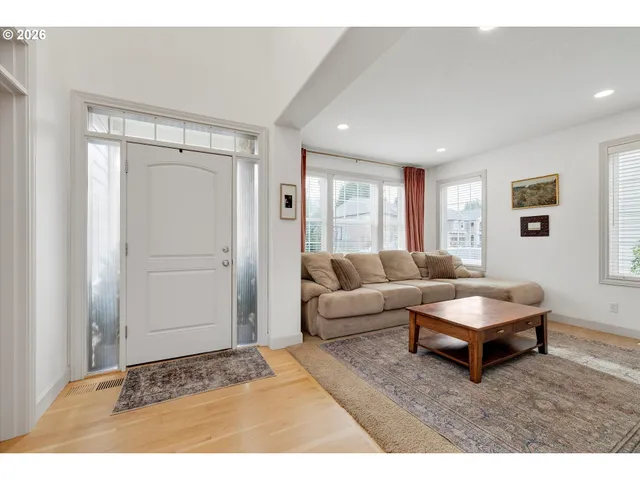 $815,000 | 1316 Southeast 16th Avenue, Canby, OR 97013