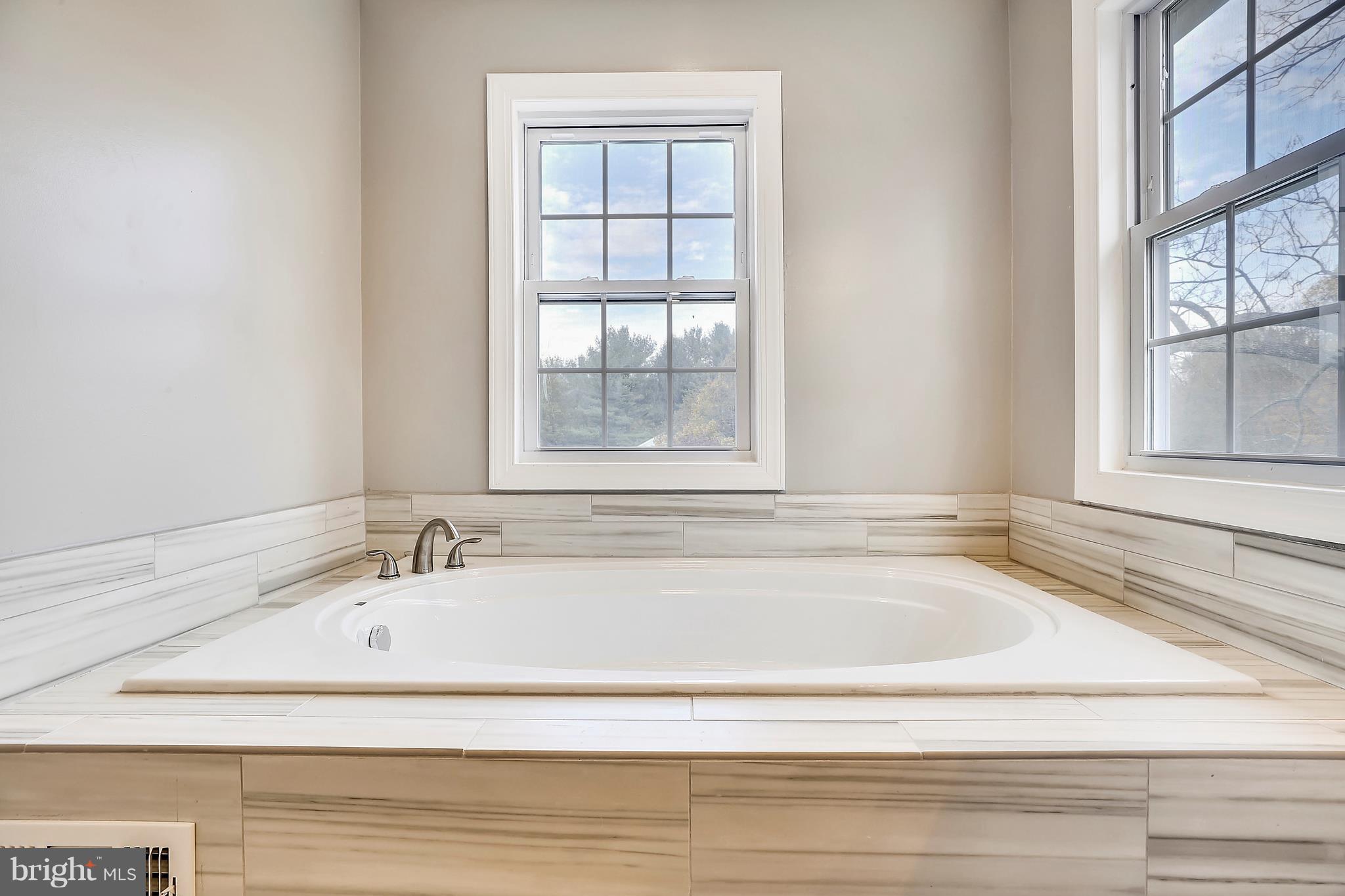 12603 Worthington Ridge Road Reisterstown, MD 21136 - Photo 19 of 30 Designer Tiled Tub