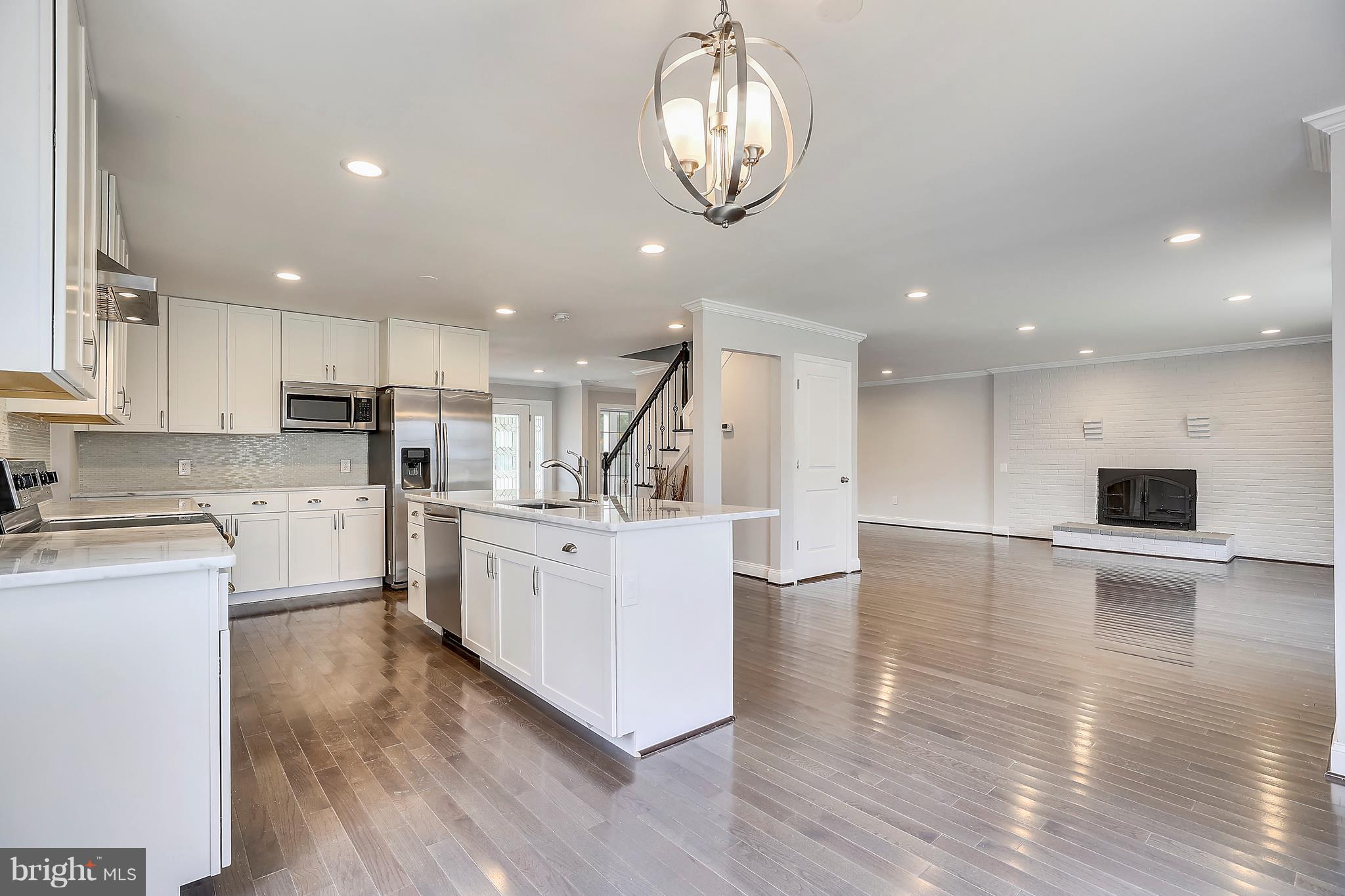 12603 Worthington Ridge Road Reisterstown, MD 21136 - Photo 10 of 30 Kitchen opens to Family Room