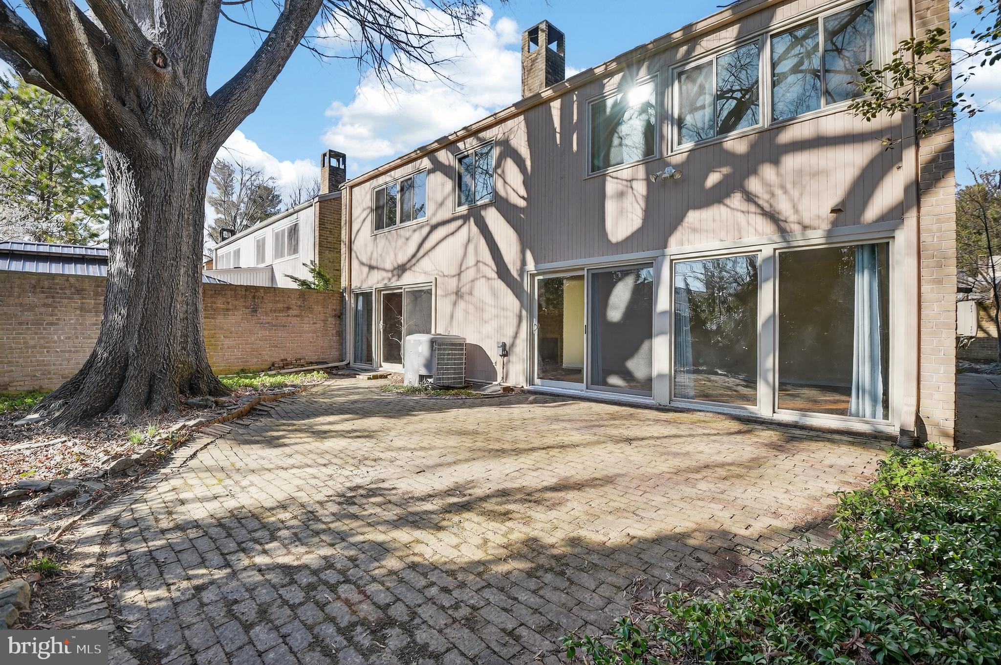 19144 Roman Way Gaithersburg, MD 20886 - Photo 30 of 31 a view of a building with a street view