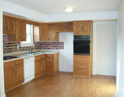 125 Wild Cherry Road New Castle, PA 16105 - Photo 3 of 6 Kitchen.