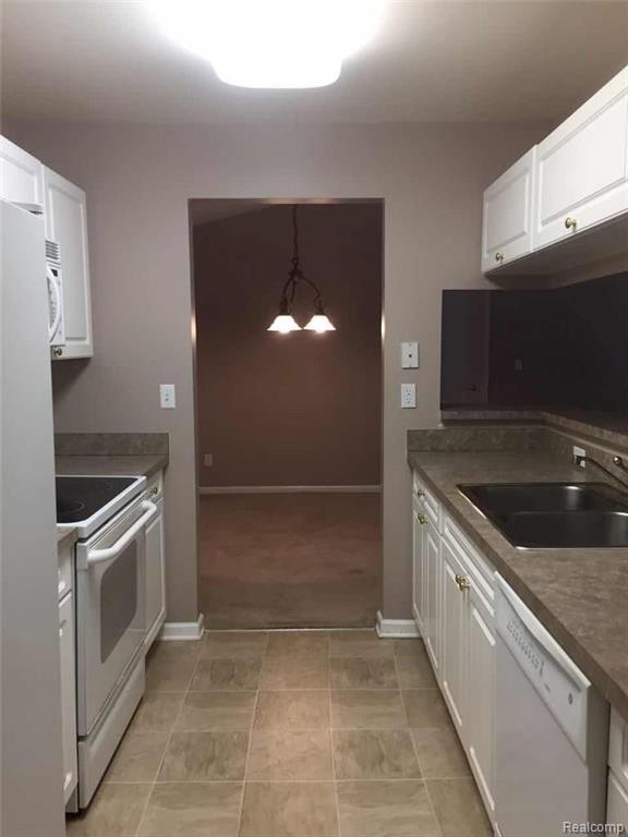 3383 Tremonte Circle Rochester, MI 48306 - Photo 6 of 27