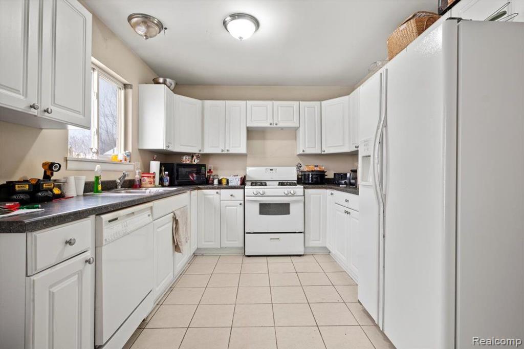 4039 O'Connor Road Flint, MI 48504 - Photo 7 of 27