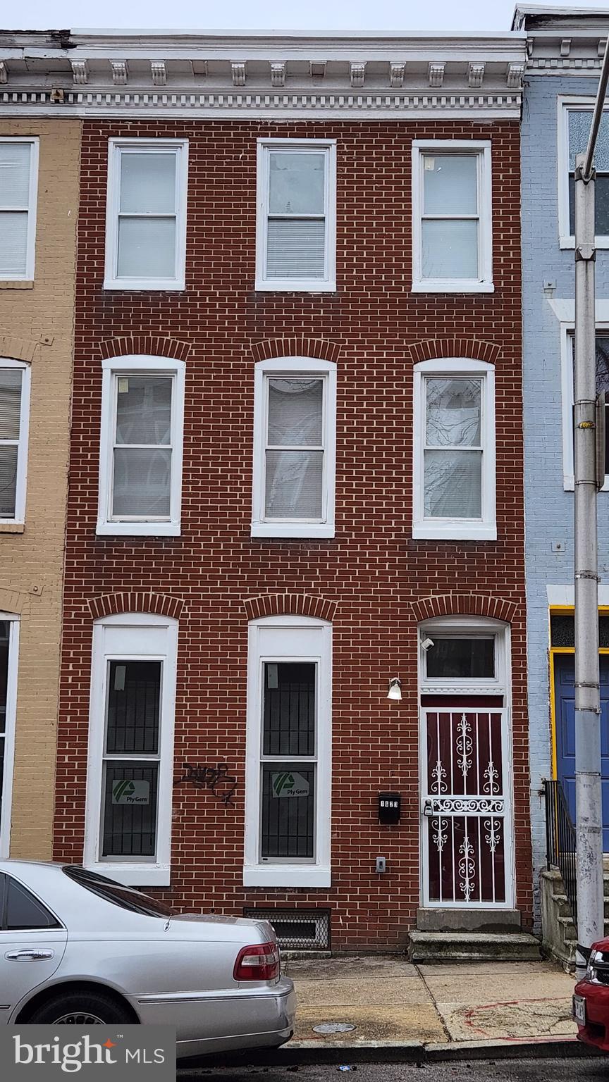 1623 West Lexington Street Baltimore, MD 21223 - Photo 3 of 26 a front view of a building
