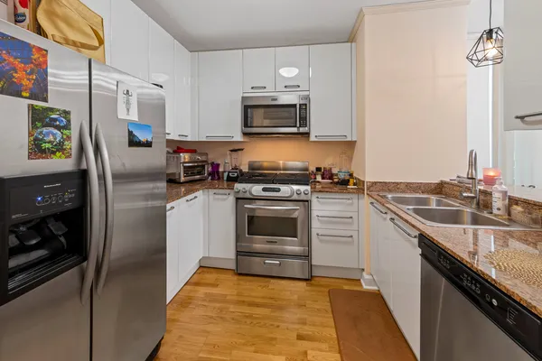 $2,895 | 420 East Waterside Drive, Unit 904, Chicago, IL 60601