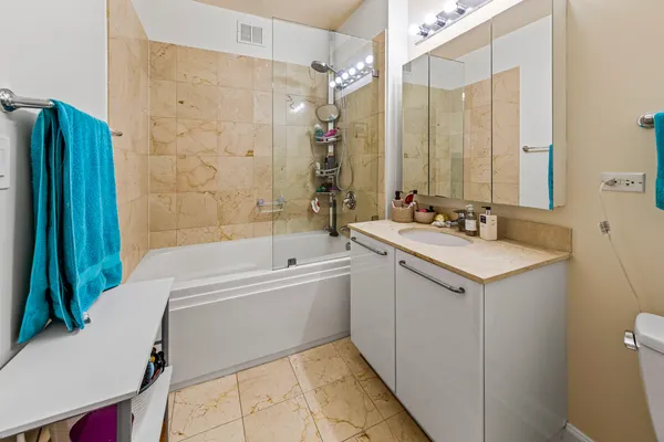 $2,895 | 420 East Waterside Drive, Unit 904, Chicago, IL 60601