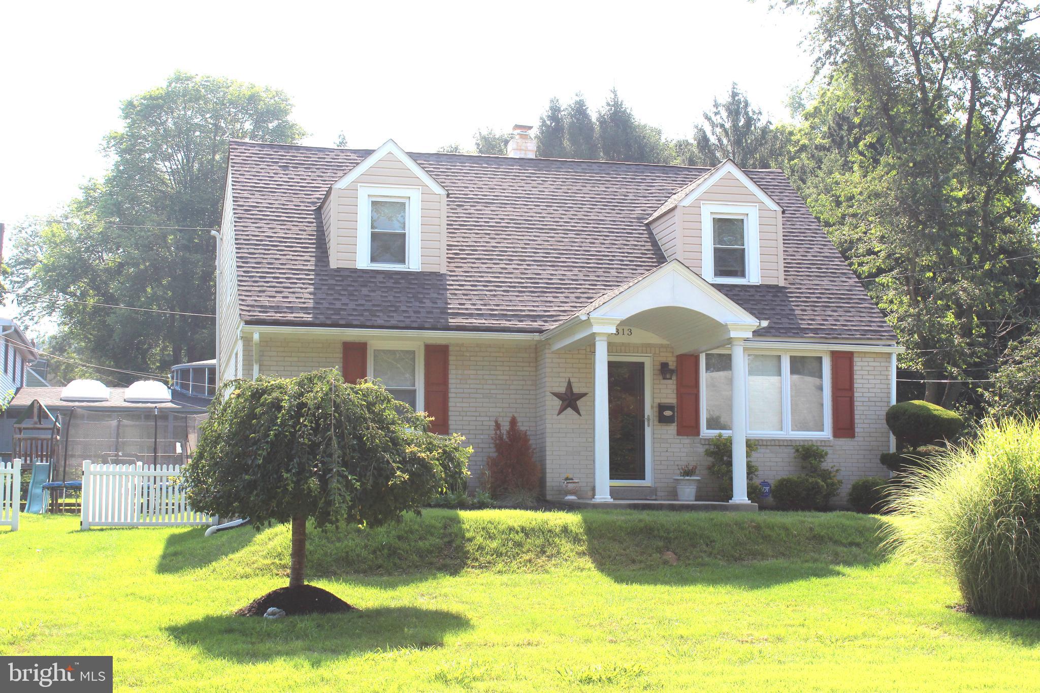 313 Madison Road Springfield, PA 19064 - Photo 2 of 32