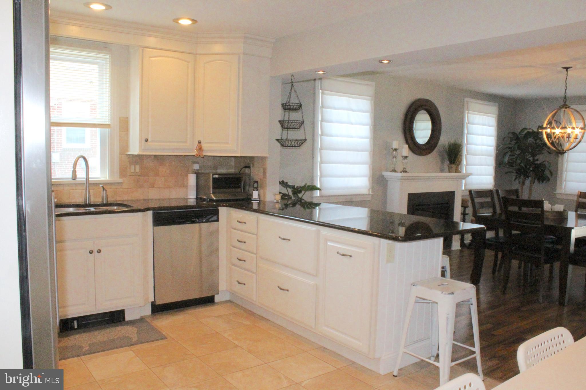 313 Madison Road Springfield, PA 19064 - Photo 15 of 32 Kitchen view of dining room