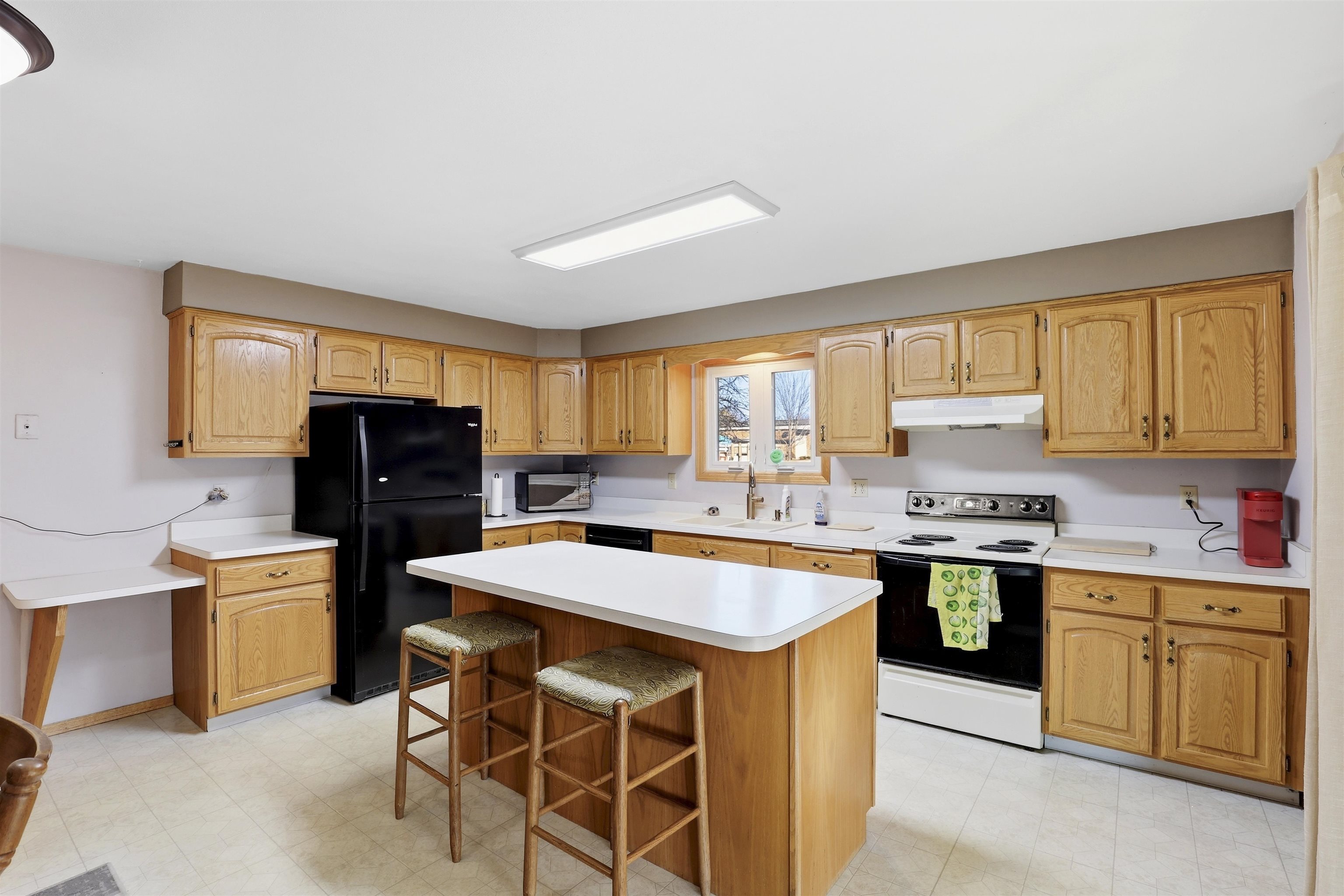 907 East Florida Avenue Appleton, WI 54911 - Photo 7 of 32