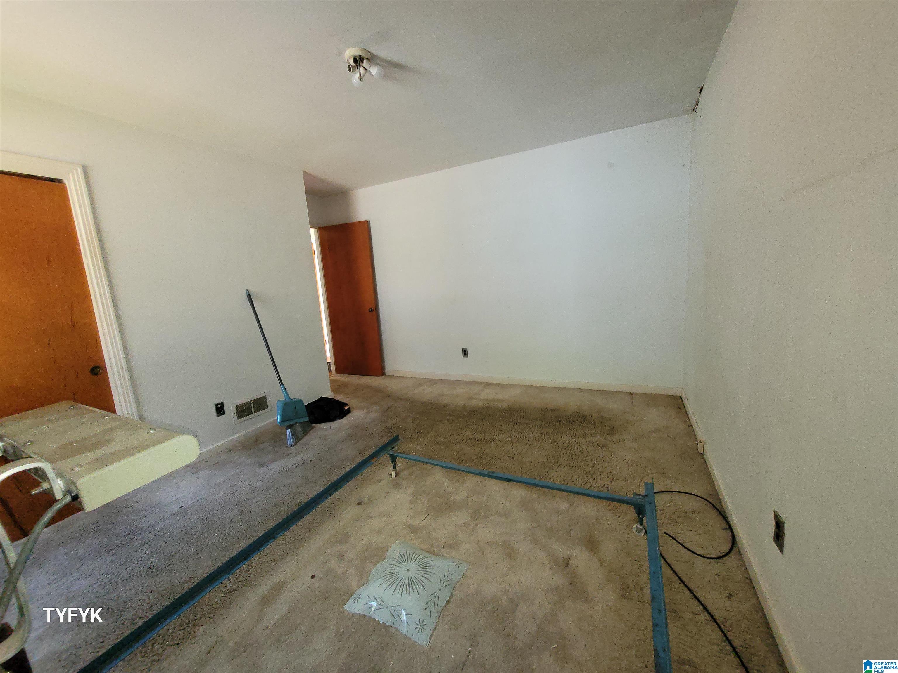 536 Camellia Road Birmingham, AL 35215 - Photo 10 of 32