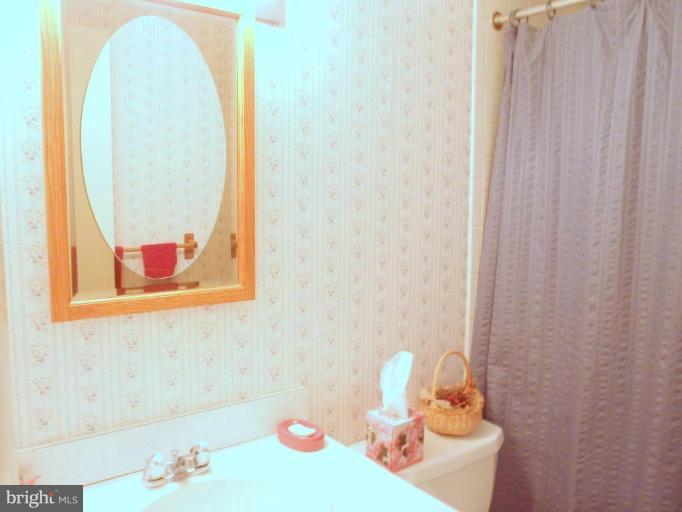 8600 Briarcroft Lane Laurel, MD 20708 - Photo 11 of 25 Hall Bath on main level