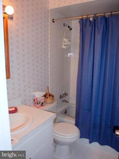 8600 Briarcroft Lane Laurel, MD 20708 - Photo 12 of 25 Hall bath on main level