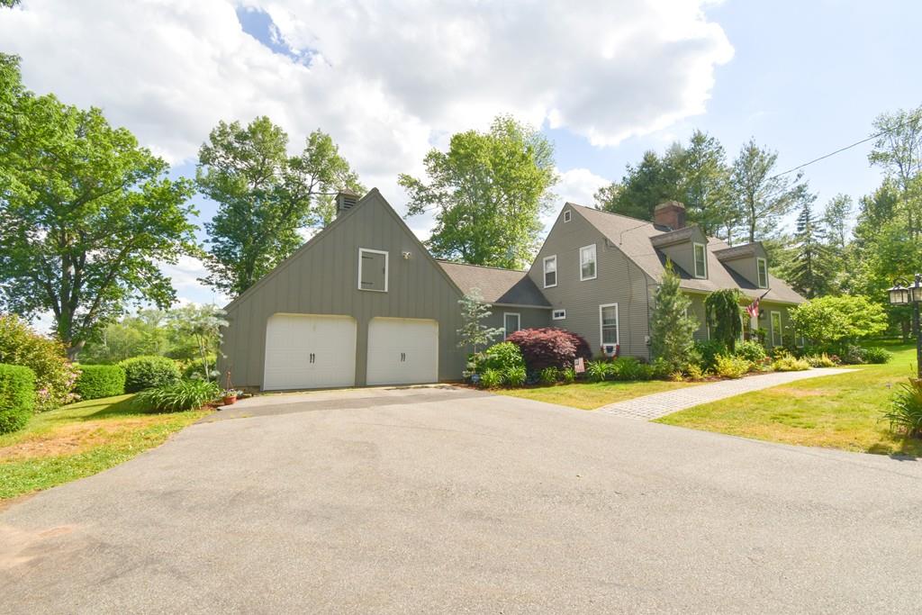 240 Pease Road East Longmeadow, MA 01028 - Photo 3 of 42 Gallery Image 3
