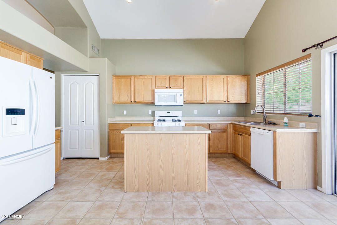 3750 East Bruce Court Gilbert, AZ 85234 - Photo 17 of 54 17-Bruce