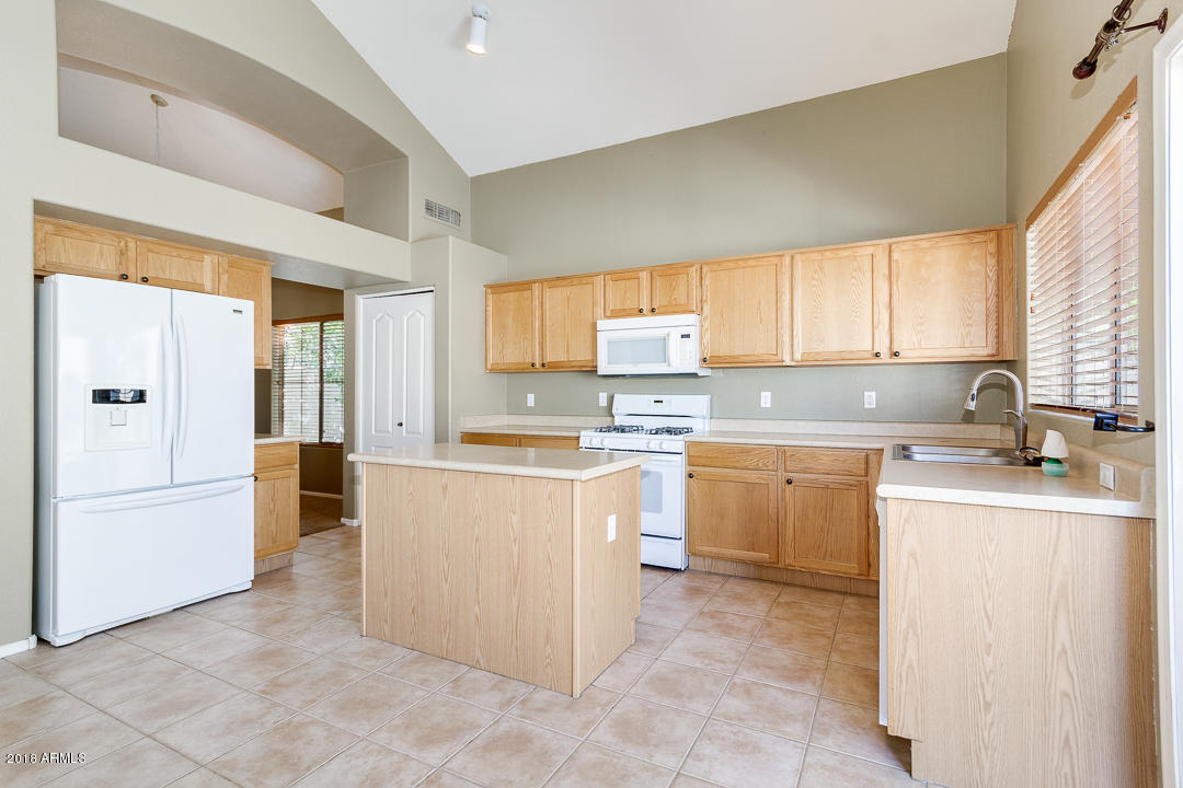 3750 East Bruce Court Gilbert, AZ 85234 - Photo 18 of 54 18-Bruce