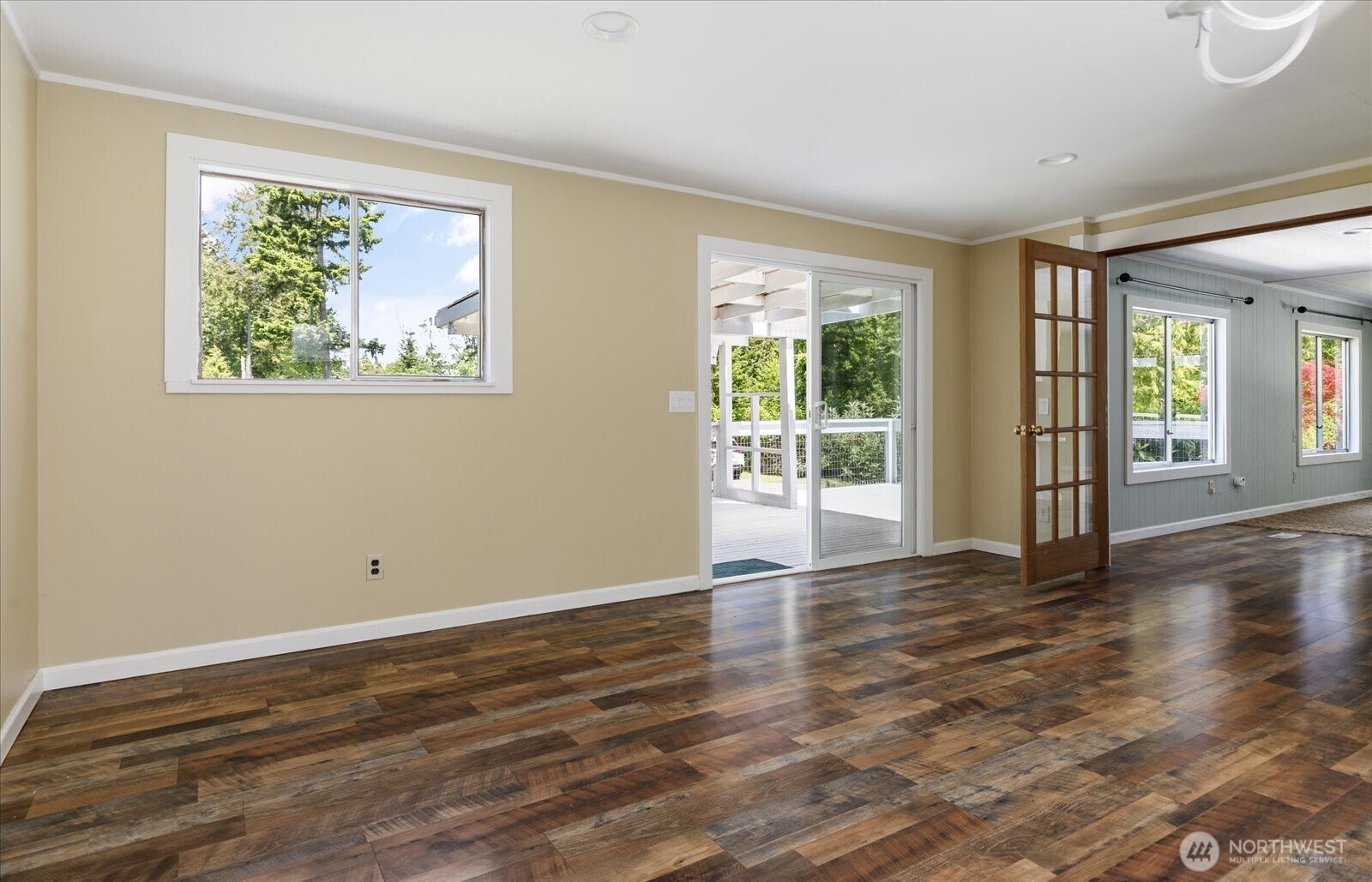 6124 Cultus Bay Road Clinton, WA 98236 - Photo 15 of 38 Gallery Image 15