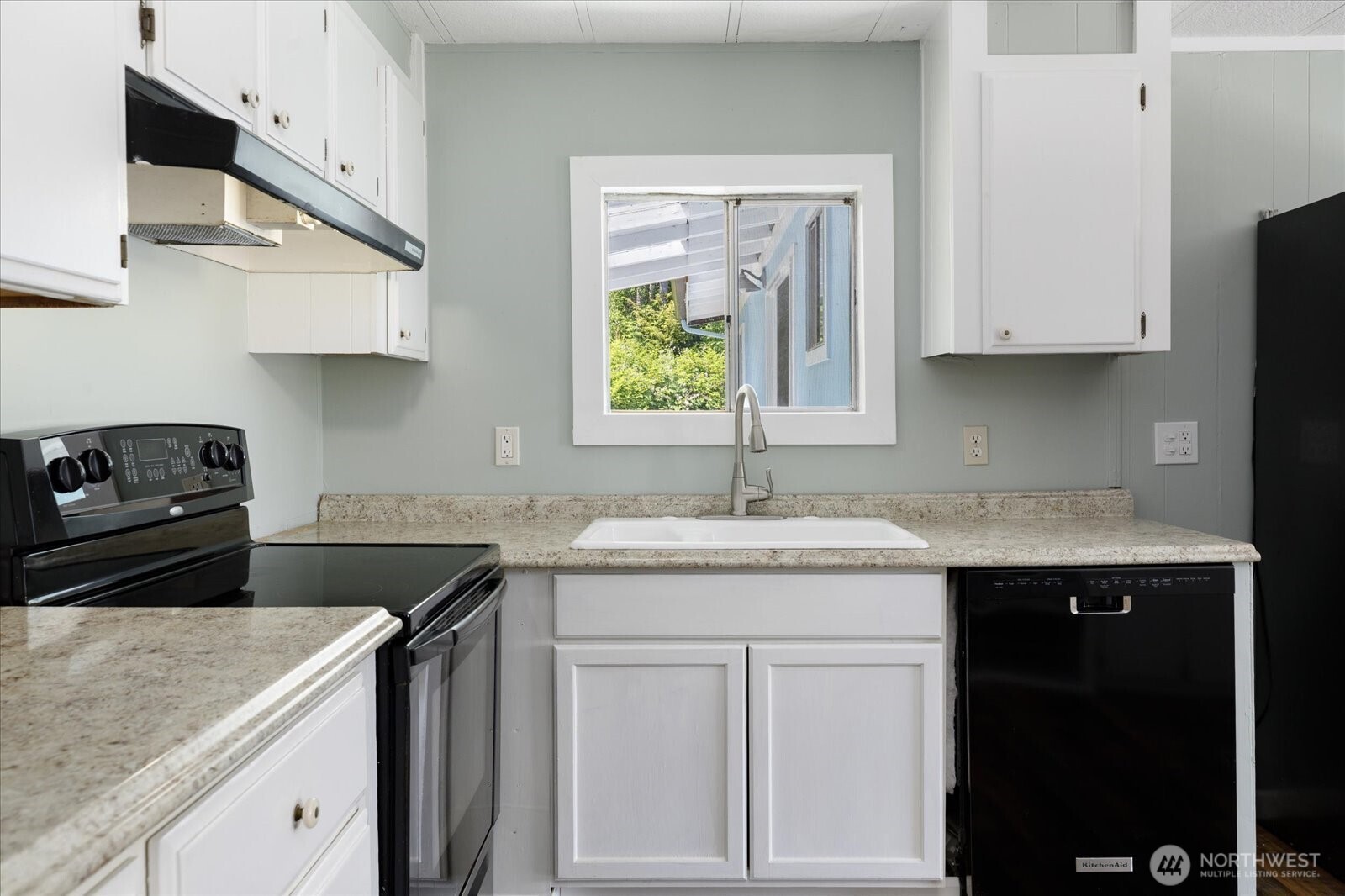 6124 Cultus Bay Road Clinton, WA 98236 - Photo 24 of 38 Gallery Image 24