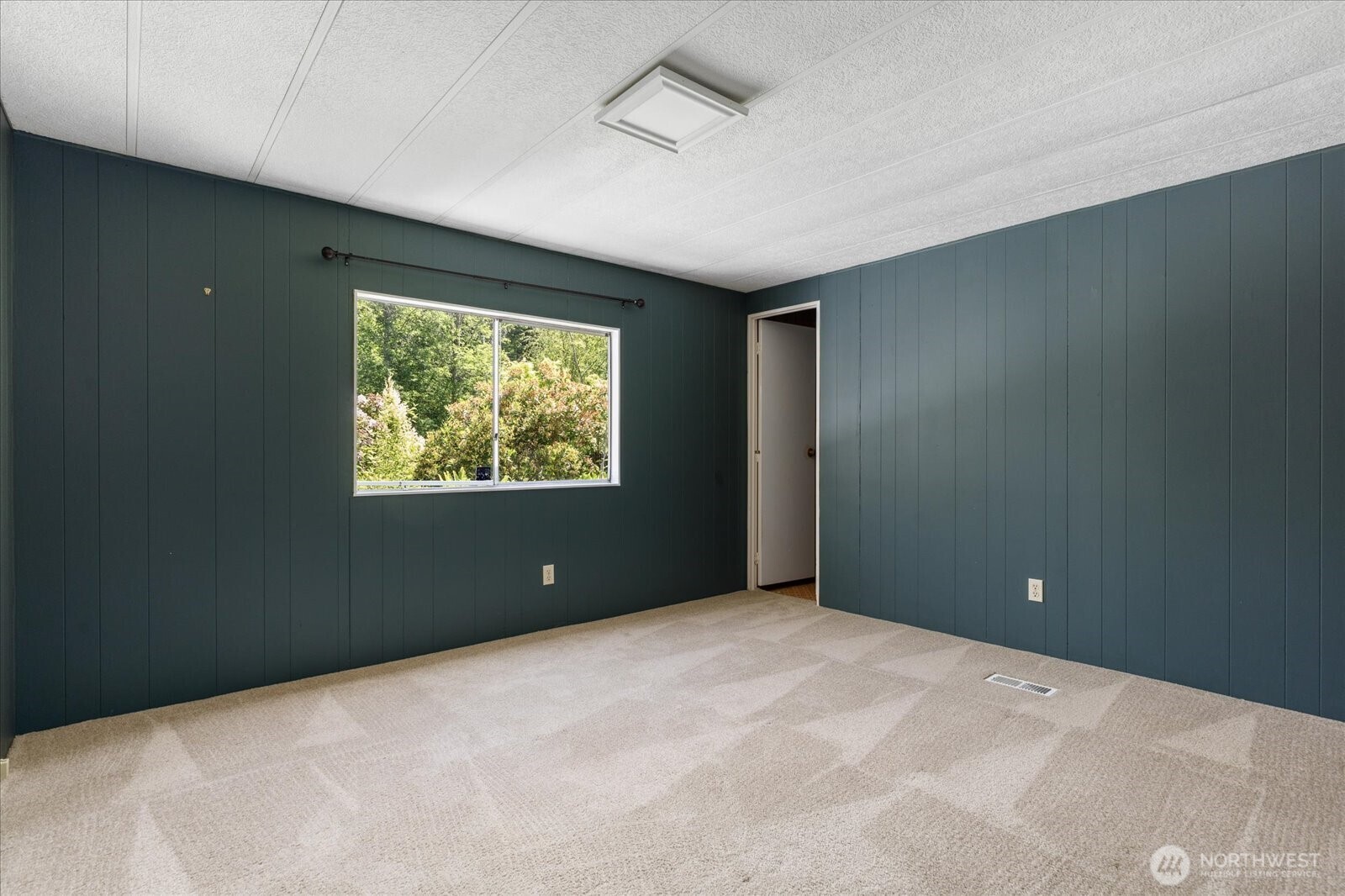 6124 Cultus Bay Road Clinton, WA 98236 - Photo 26 of 38 Gallery Image 26