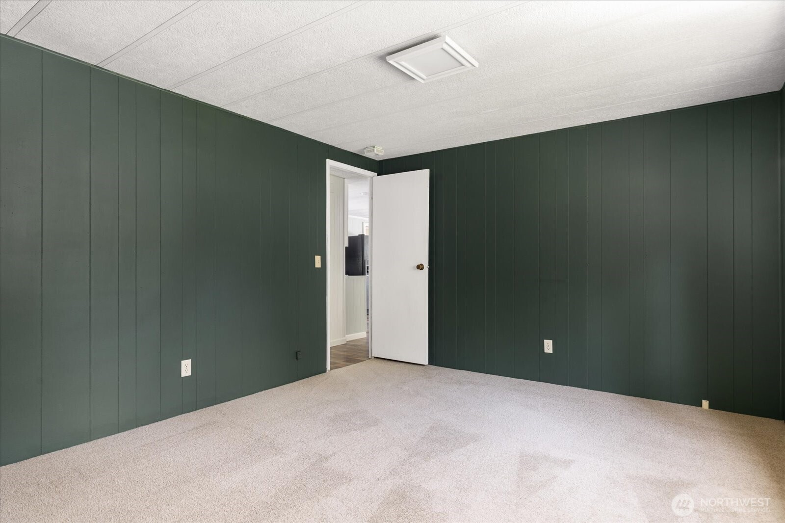 6124 Cultus Bay Road Clinton, WA 98236 - Photo 27 of 38 Gallery Image 27