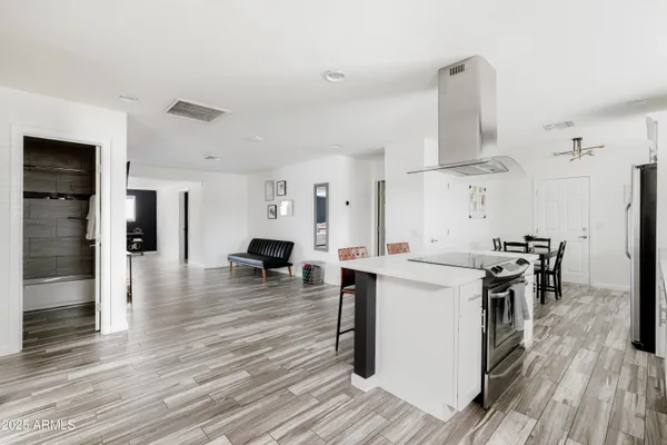 $455,000 | 2318 West Pinchot Avenue, Phoenix, AZ 85015