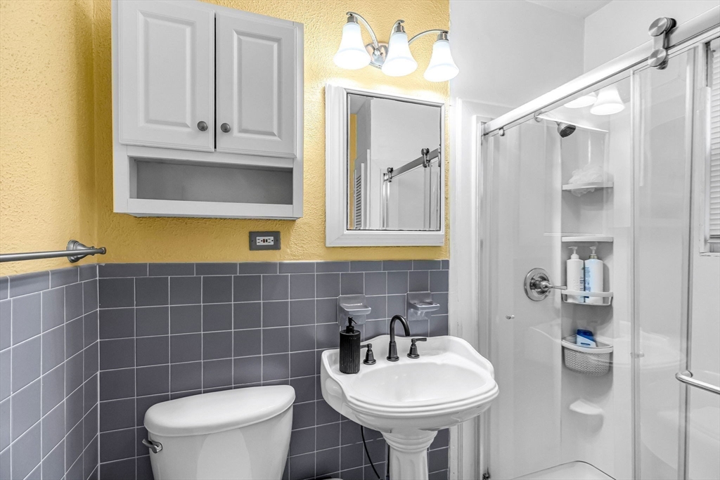 79 Marsden Street Springfield, MA 01109 - Photo 25 of 33