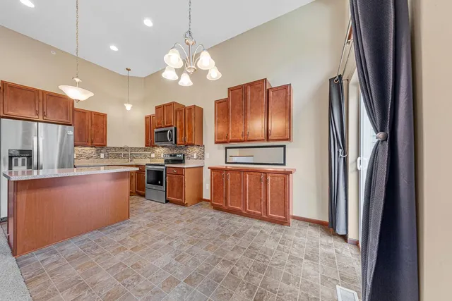 $325,000 | 15244 Maryland Avenue, Savage, MN 55378