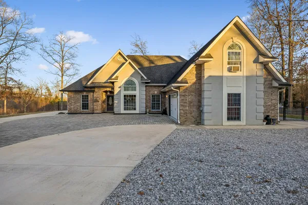 $600,000 | 202 55th Avenue, Gruetli Laager, TN 37339