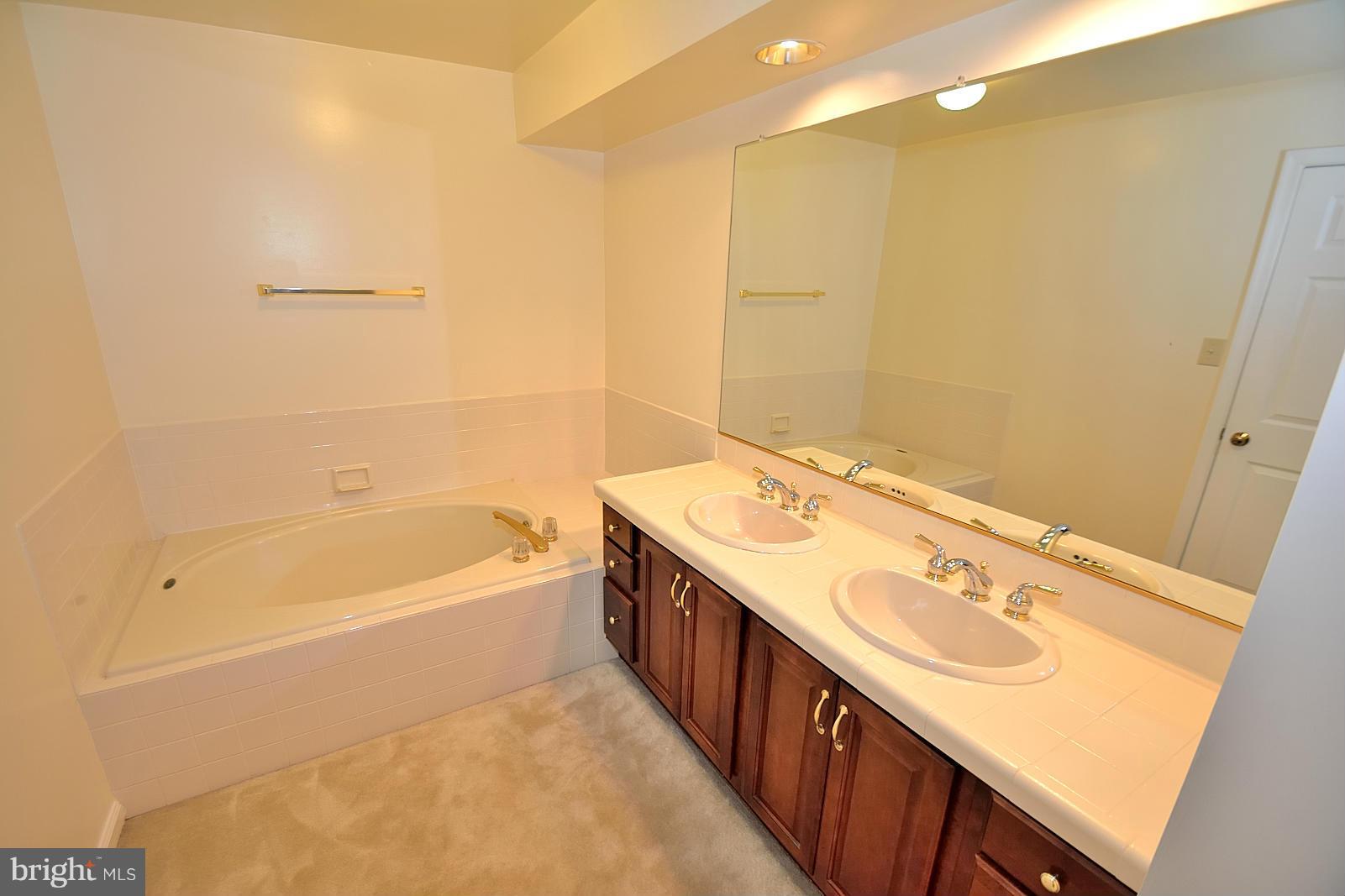 3806 Inverness Road Fairfax, VA 22033 - Photo 12 of 19 Bath (Master)