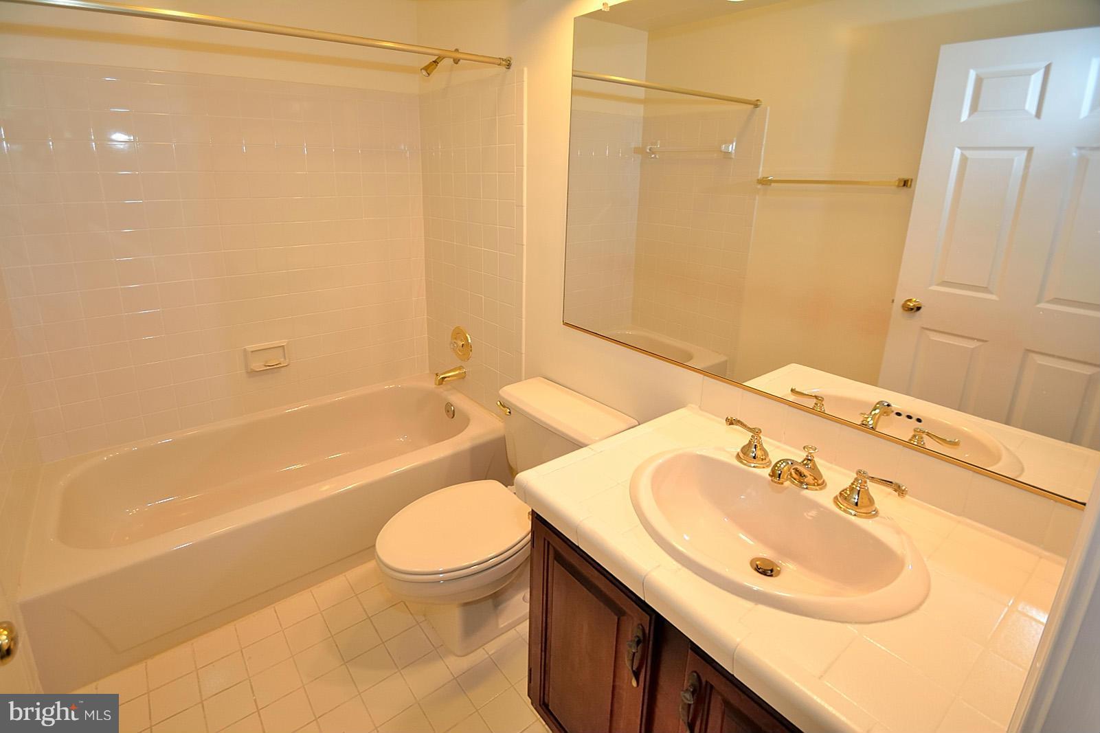 3806 Inverness Road Fairfax, VA 22033 - Photo 16 of 19 Bath