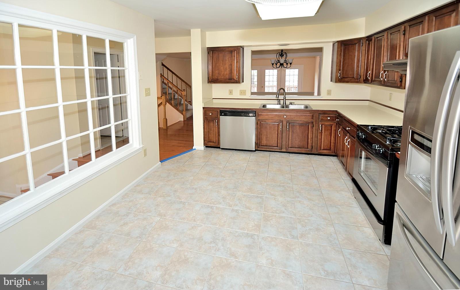 3806 Inverness Road Fairfax, VA 22033 - Photo 6 of 19 Kitchen