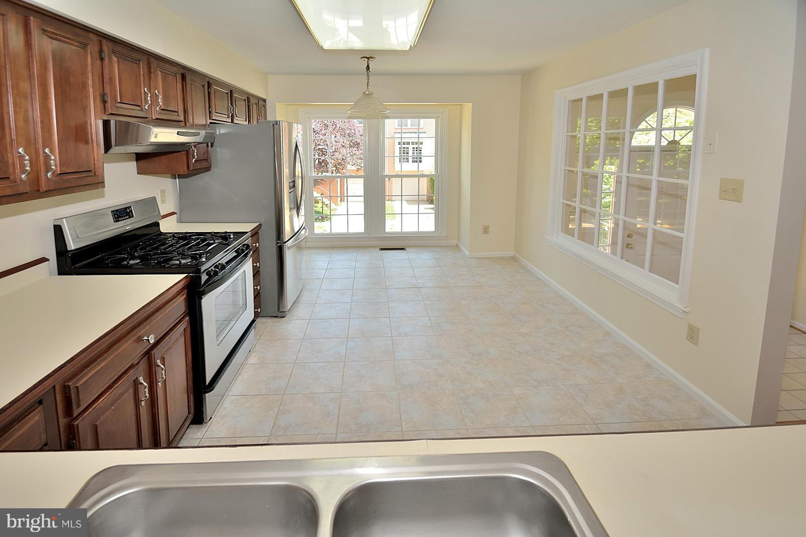 3806 Inverness Road Fairfax, VA 22033 - Photo 7 of 19 Kitchen