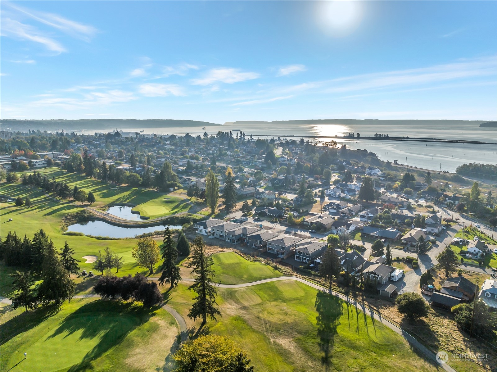 421 Rockefeller Avenue Everett, WA 98201 - Photo 3 of 35 a view of a city