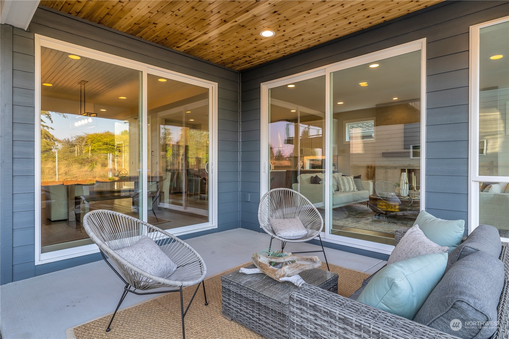 421 Rockefeller Avenue Everett, WA 98201 - Photo 31 of 35 a living room with furniture and a glass door