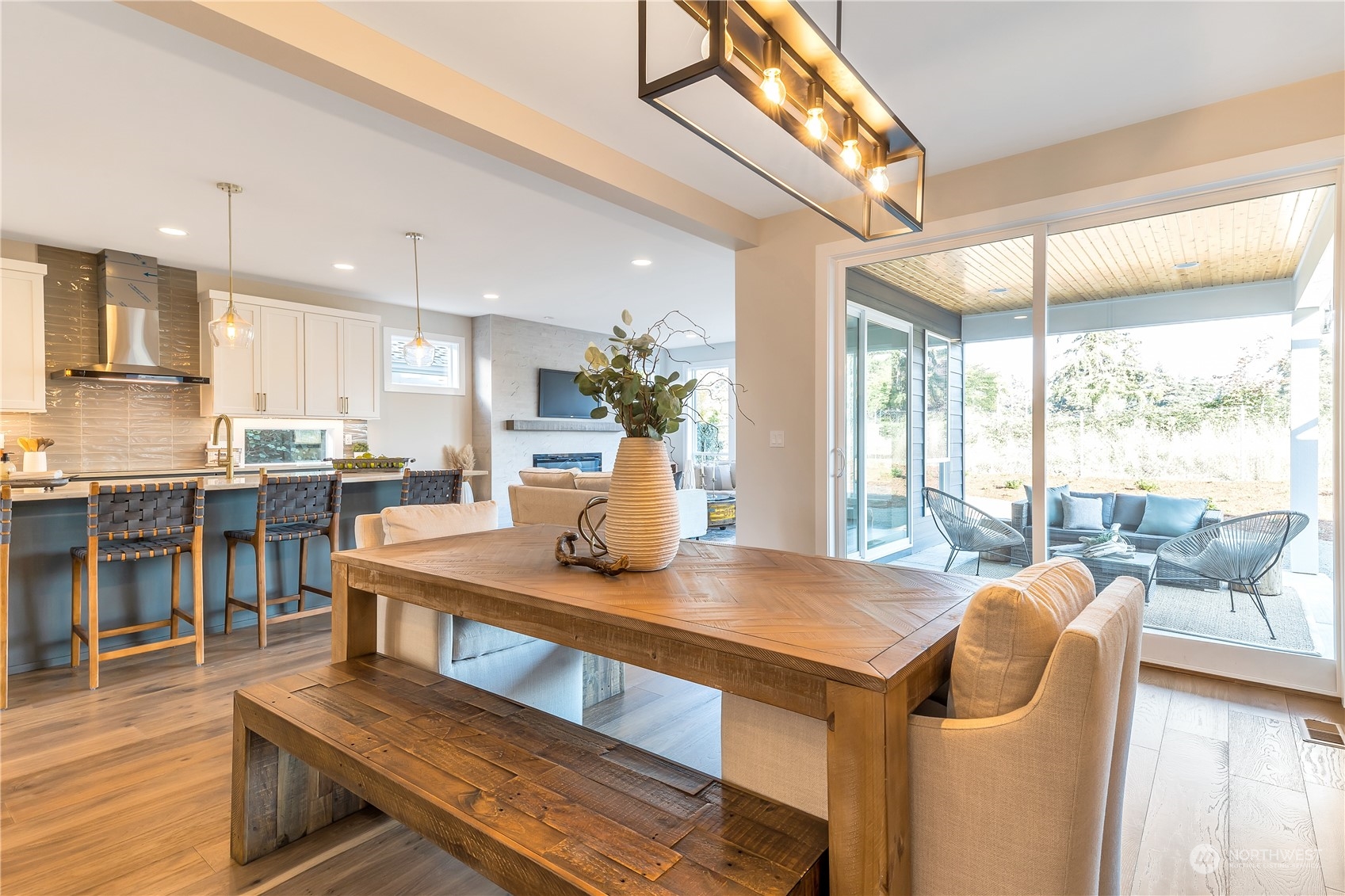 421 Rockefeller Avenue Everett, WA 98201 - Photo 6 of 35 a view of kitchen with furniture and wooden floor