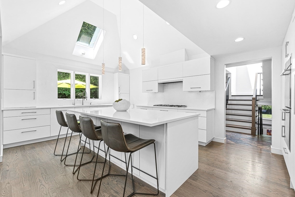 40 Chiltern Road Weston, MA 02493 - Photo 12 of 34