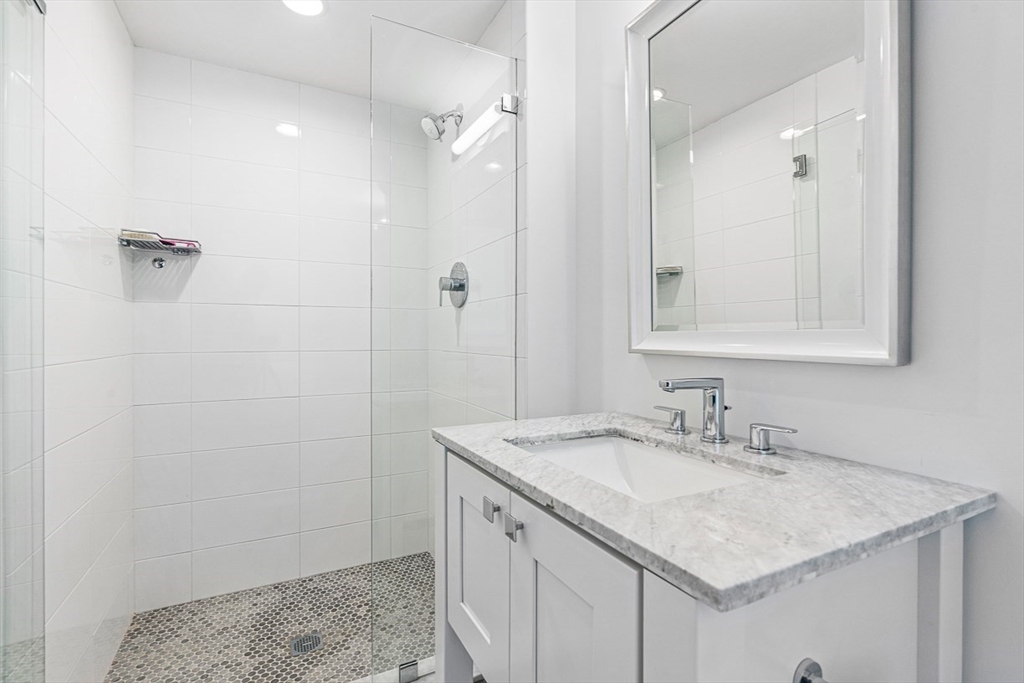 40 Chiltern Road Weston, MA 02493 - Photo 18 of 34