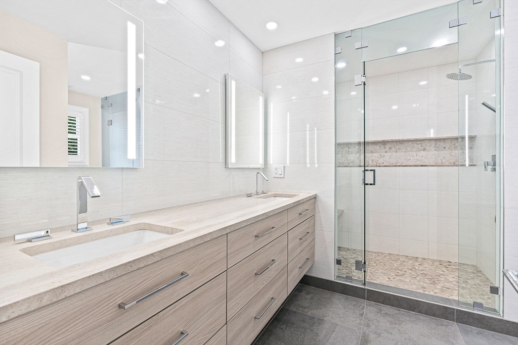 40 Chiltern Road Weston, MA 02493 - Photo 22 of 34