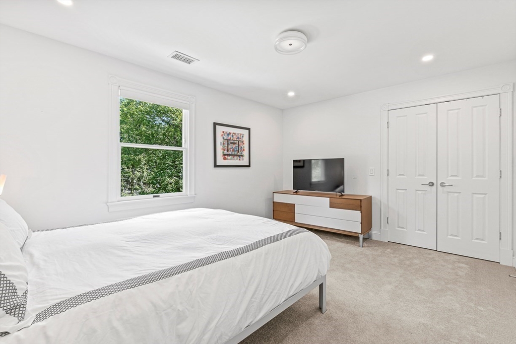 40 Chiltern Road Weston, MA 02493 - Photo 23 of 34