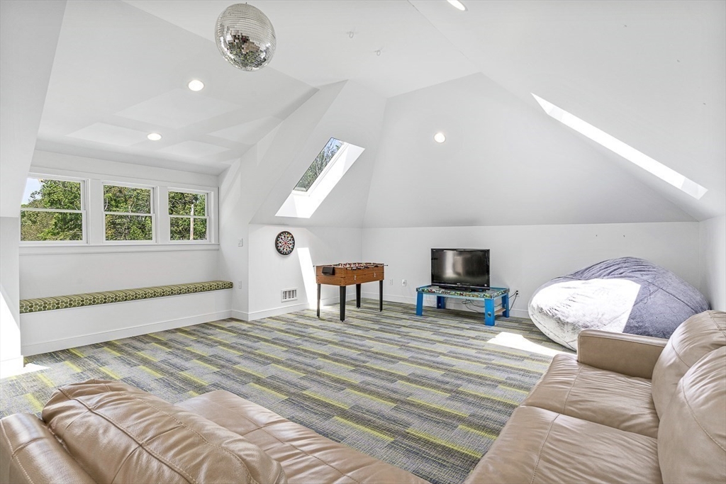 40 Chiltern Road Weston, MA 02493 - Photo 28 of 34