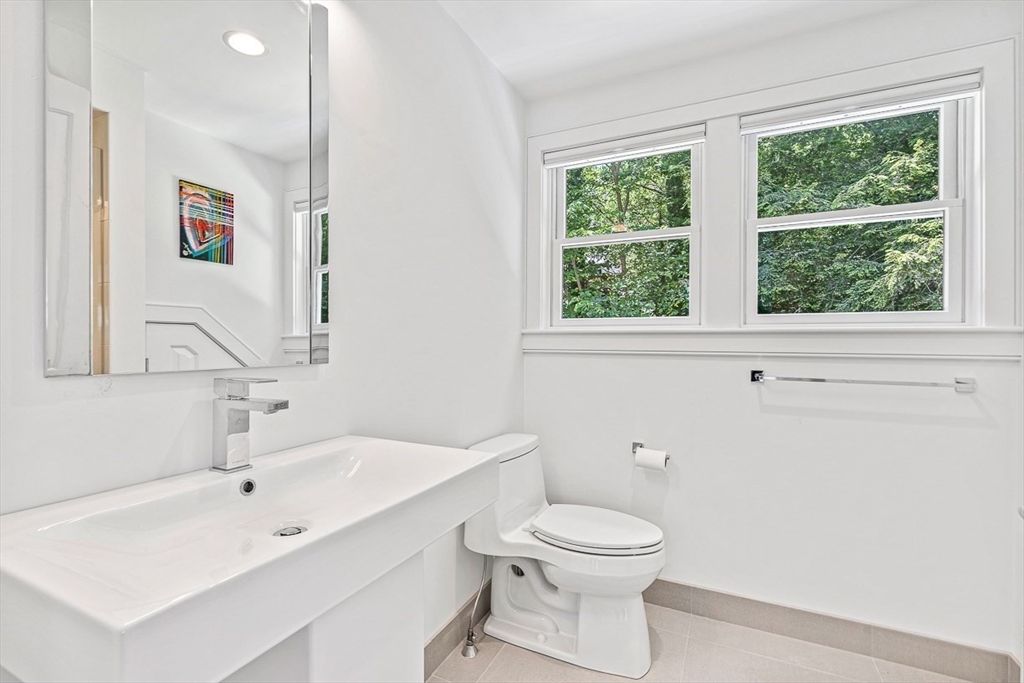 40 Chiltern Road Weston, MA 02493 - Photo 29 of 34