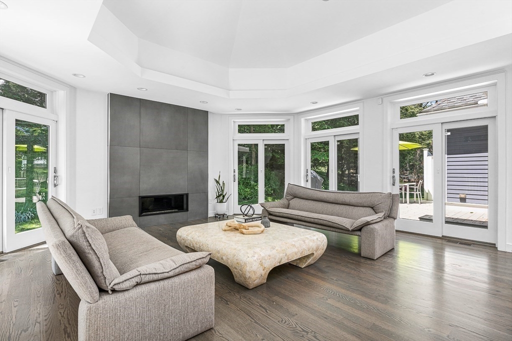 40 Chiltern Road Weston, MA 02493 - Photo 3 of 34