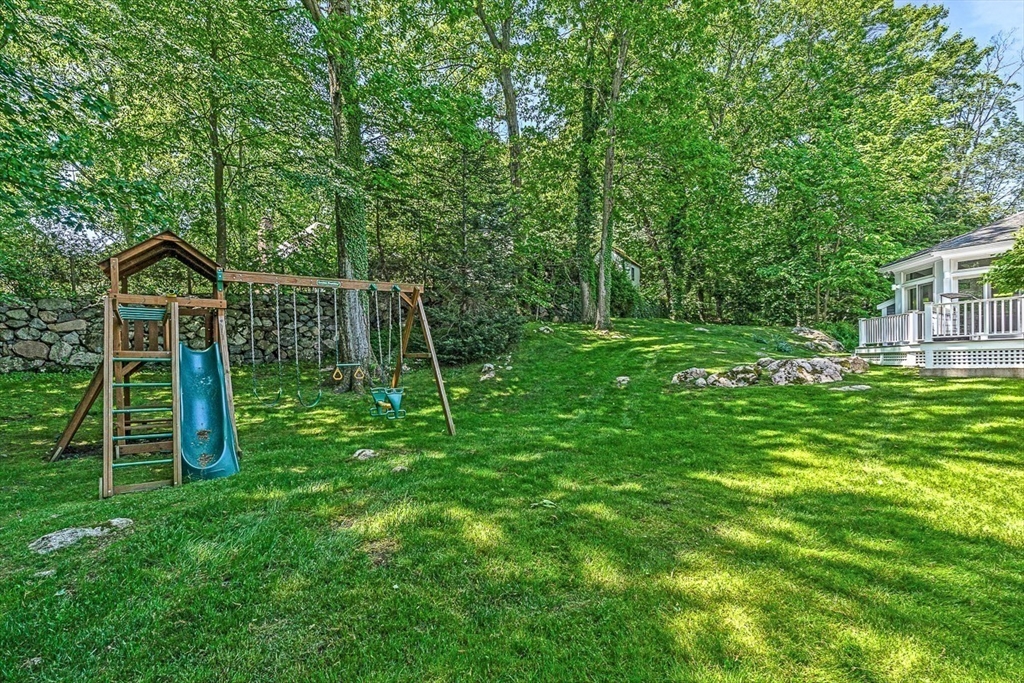 40 Chiltern Road Weston, MA 02493 - Photo 32 of 34