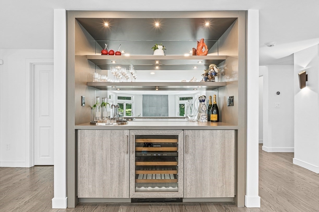 40 Chiltern Road Weston, MA 02493 - Photo 8 of 34