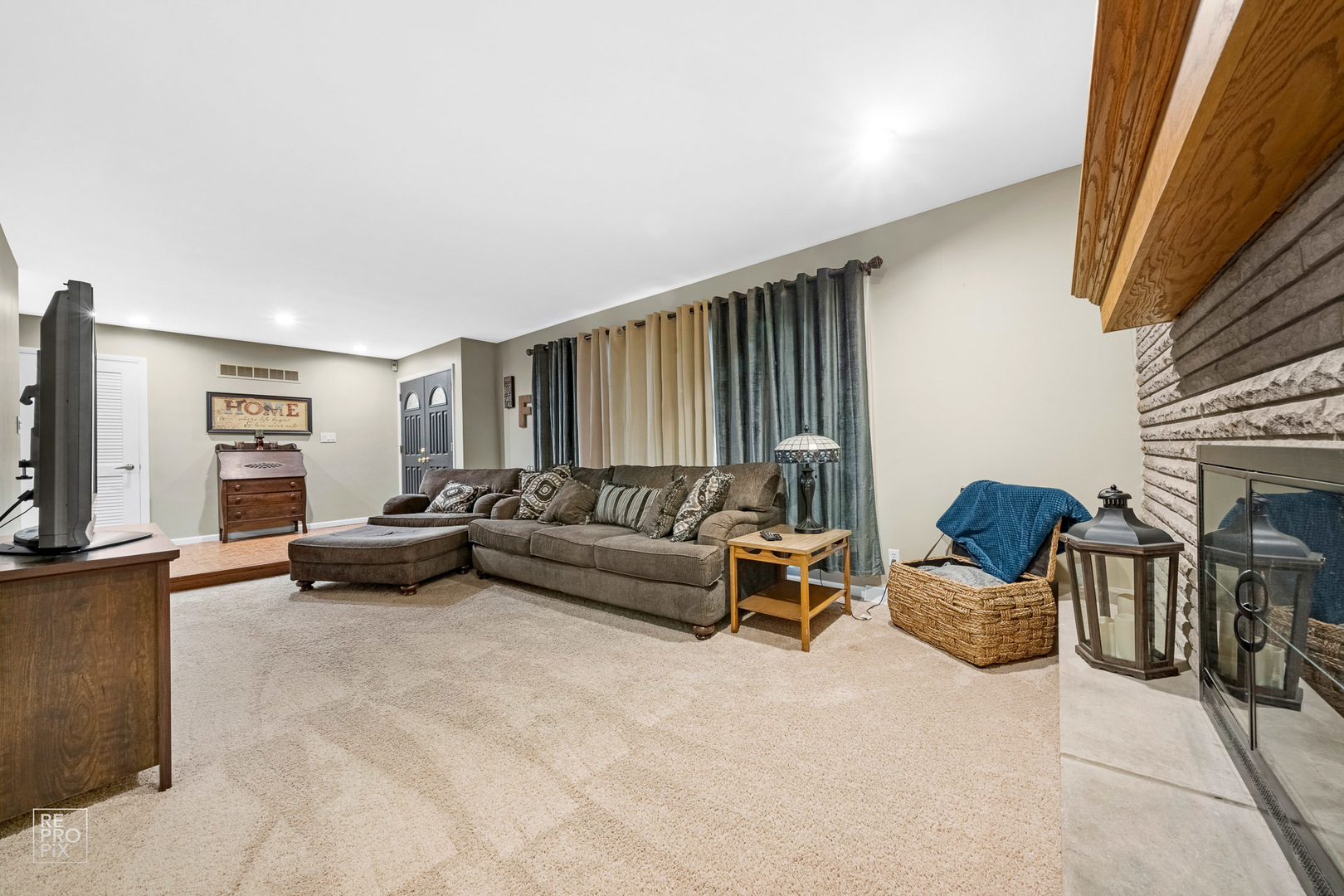 2600 Caton Farm Road Joliet, IL 60435 - Photo 3 of 15