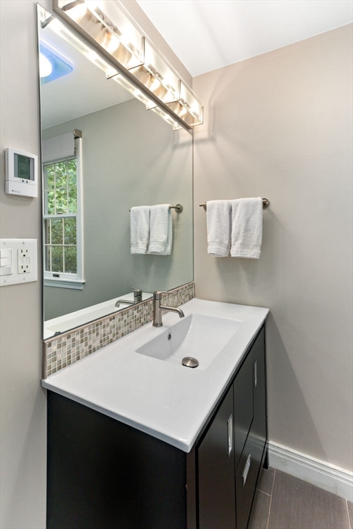 135 Lawndale Road Mansfield, MA 02048 - Photo 24 of 42 Gallery Image 24