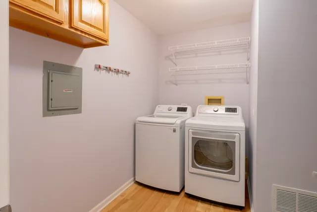 $2,650 | 49 Stanton Court, Unit A1, Schaumburg, IL 60193